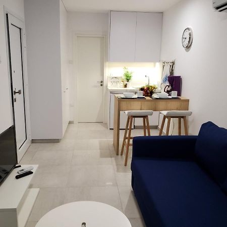 Modern & Cozy Studio W/ Backyard Near City Center Limasol Buitenkant foto