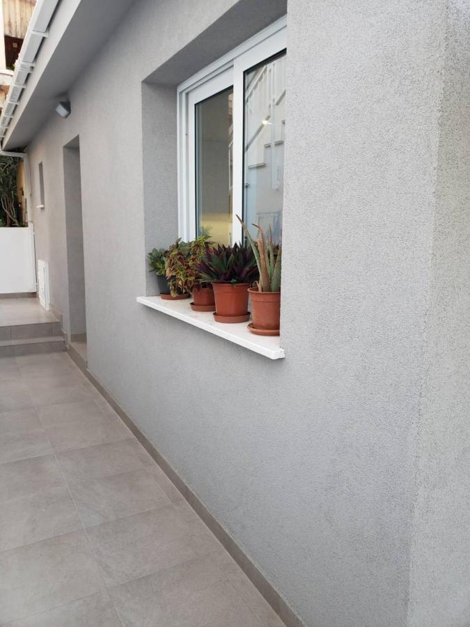 Modern & Cozy Studio W/ Backyard Near City Center Limasol Buitenkant foto