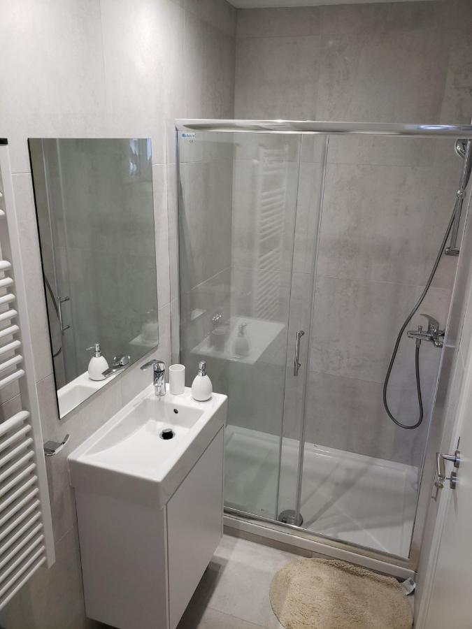 Modern & Cozy Studio W/ Backyard Near City Center Limasol Buitenkant foto